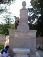 monumento-restauro.jpg (95712 byte)