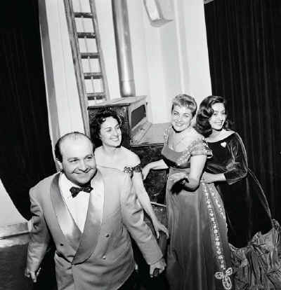 Aurelio Fierro, Cristina Jorio, Carla Boni e Marisa Del Frate, 1958.jpg (85928 byte)