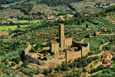 Castello-di-Montecchio-Vesponi.jpg (161898 byte)