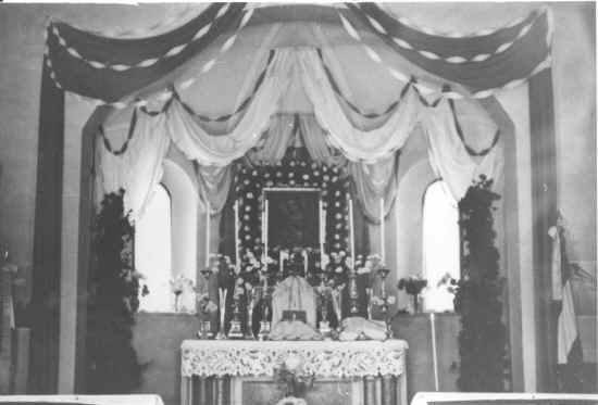 interno chiesa Cilla anni '50.jpg (251467 byte)