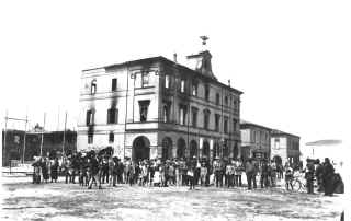 municipio_sett_rossa_gente.jpg (279642 byte)